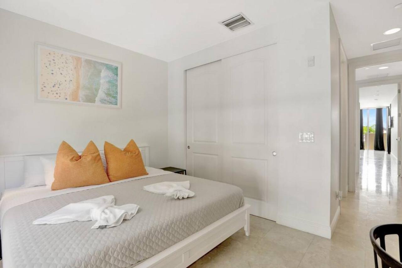 Coastal Deerfield Retreat 3 Bed 2 Bath Apartment *