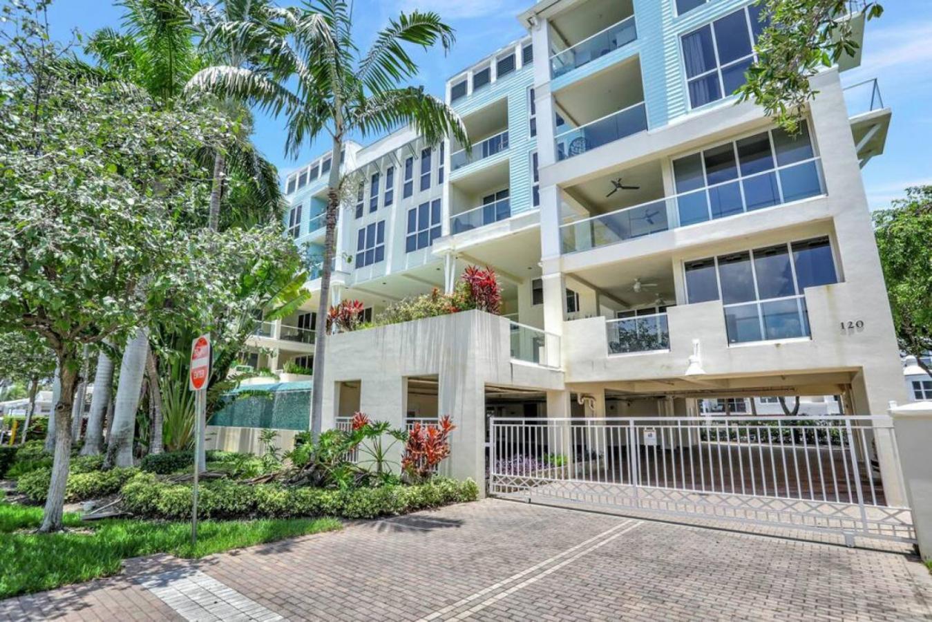 Coastal Deerfield Retreat 3 Bed 2 Bath Deerfield Beach